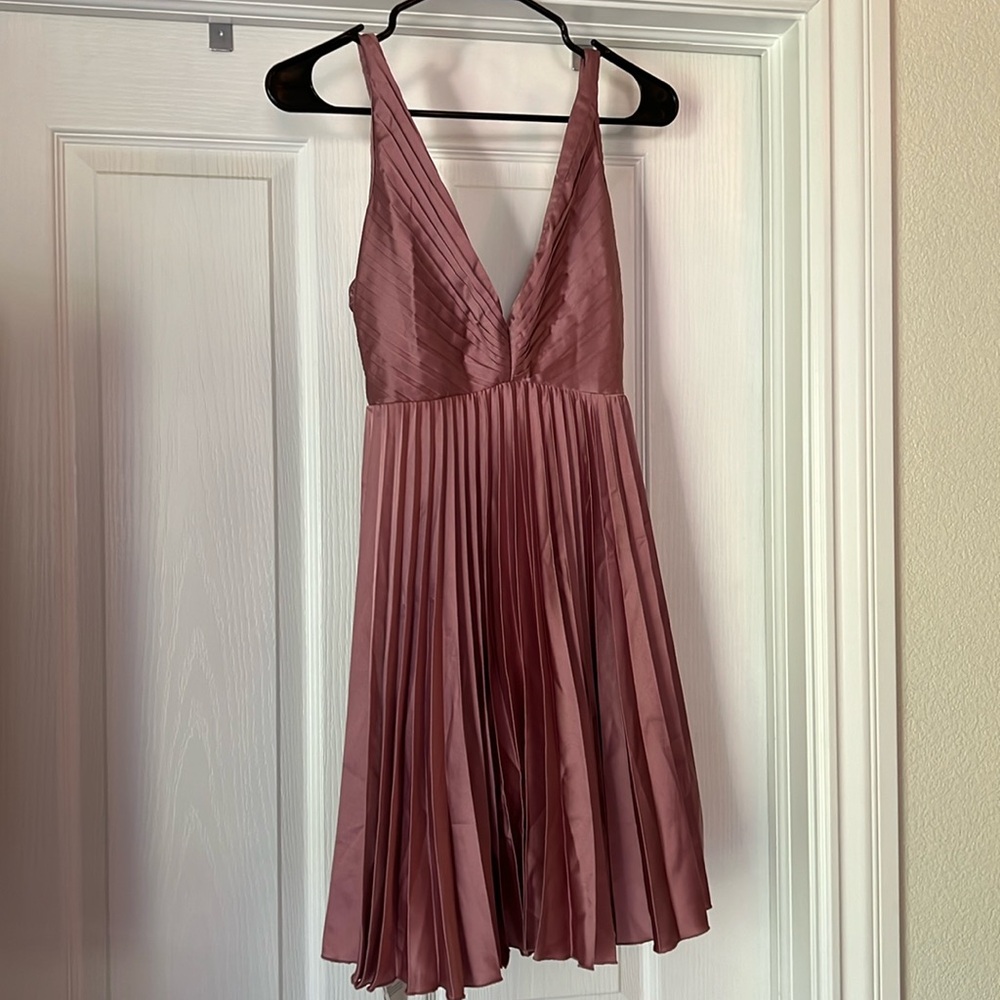 NWT Abercrombie & Fitch Women’s Pleated Pink Satin Dress XS